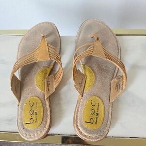 Born BOC Concept Strappy Thong Sandals Pearl Gold Size 8/39